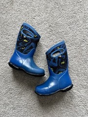 Bogs Kids Size 11 York Waterproof Boots – Spooky Skull Print Pull On Winter Snow