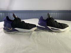 Nike LeBron 18 GS Lakers Size 4.5Y Black/Metallic Gold/Purple/White CW2760-004