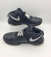 Nike Team Hustle D8 Unisex Size 5.5Y Black Athletic Shoes Sneakers 881941-001