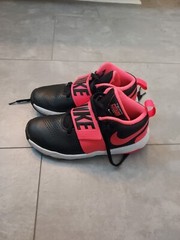 Size 5 – Nike Team Hustle D8 Black and Pink
