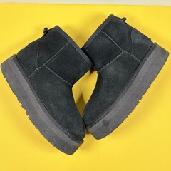 UGG Classic Mini Platform Black SUEDE Sz 2 KIDS LINED BOOTS 1143700K