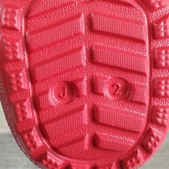 Crocs Classic Lined Santa Kids Clog Sz 2 J2 Red Round Toe Slip-On Sandals