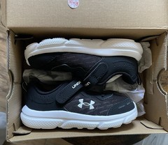 Under Armour Unisex Kids Size 9 Black/White Mesh Sneaker Hook & Loop