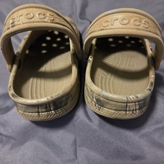 Crocs Grey and Ivory Swirl Classic Clogs Size J 5 Holes in Top For Jibbitz Charm