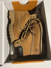 Timberland Classic 6in Waterproof Boot Wheat Nubuck Kids Size 5