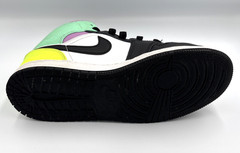 Nike Air Jordan 1 Mid GS Pastel Black Toe 554725-175 Youth 6.5Y Women’s 8 EUC