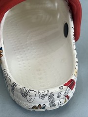 Peanuts Snoopy Graphic Print Kids Classic Crocs W/ Jibbitz Charms Sz US 8