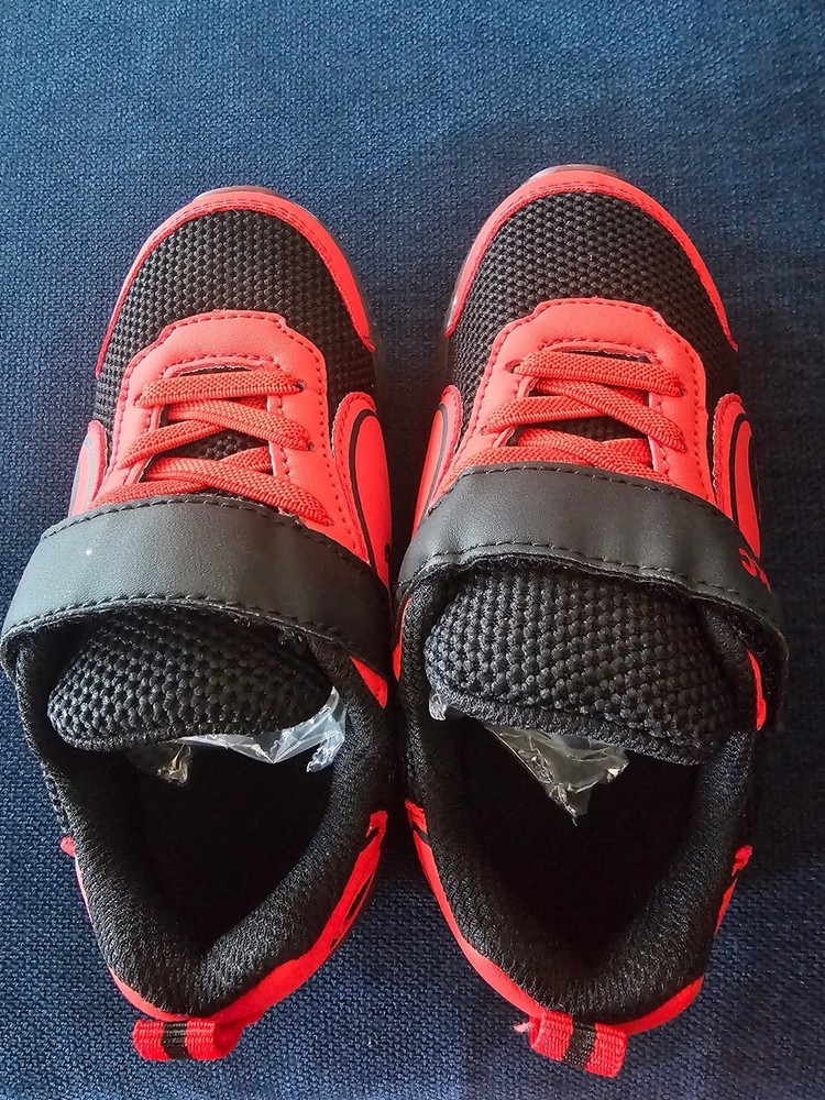 AMZIC Red Black Athletic Sneakers Unisex Kids Hook & Loop Lace Up Low Top