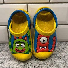 Crocs Kids 8/9 Clogs Yellow Yo Gabba Gabba Brobee Muno Character Kidcore slip on