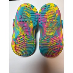 Crocs Kids Classic Tie Dye Marble Clogs Turquoise Pink Yellow J2 w/ Charms