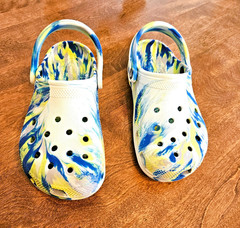 Crocs Classic Marbled Blue Green Yellow White Clog Kids J4 Rugged
