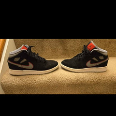 Nike Air Jordan 1 Mid GS Mid Top Leather Black Gray Red 5.5Y 554725-060