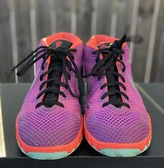 NIKE KYRIE 1 (GS) BERRY METALLIC SILVER ATHLETIC SHOE – #717219-508 – SIZE 7Y