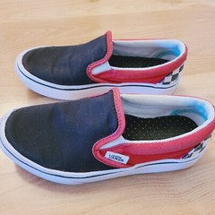 Vans Kids Classic Slip On Size 1 Black Red Checkered Heel *See photos*