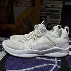Size 6y – Jordan Deca Fly GG Boys White Shoes