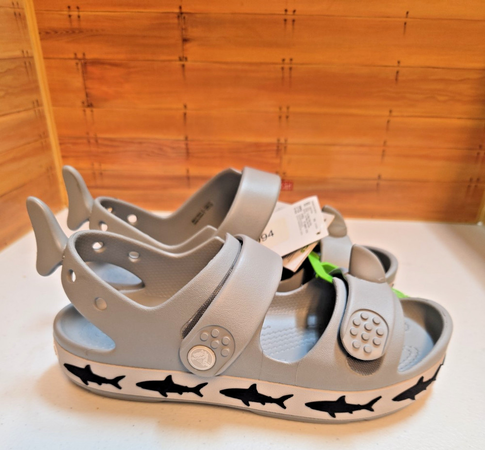 Crocs Unisex Kids’ Crocband Cruiser Sandal K Sandal, Shark Light Grey, 4 Big Kid