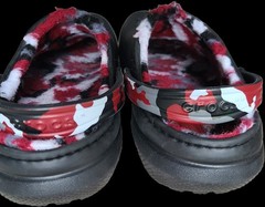 Crocs Classic Lined Clogs Size J6 Big Kids Black Red White Camo Lining EUC GREAT