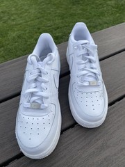 Nike Air Force 1 LE Low Triple White Af1 Size 7Y/8.5W