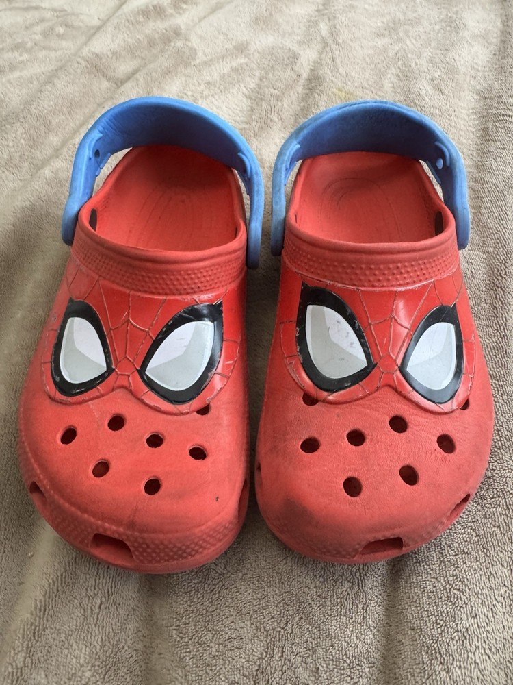 Kid’s Spiderman Croc clogs size J2 slip on