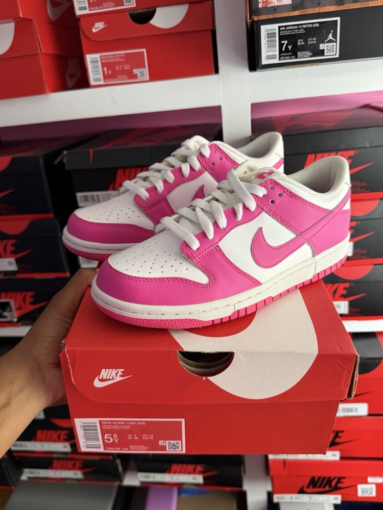 Nike Dunk Low Fuchsia(GS) Size 5Y