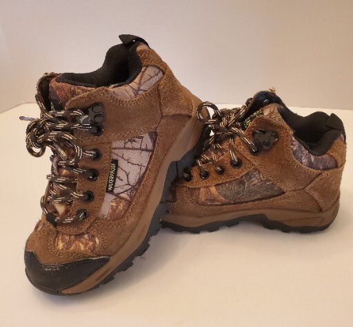 Magellan Boys Run n Gun II Realtree Xtra Camo Waterproof Outdoor Boot – Size 13D