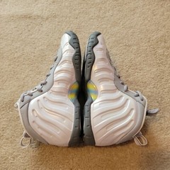 Nike Air Foamposite One GS Light Smoke Grey Rainbow Pixel CU1054-001 Size 6Y EUC