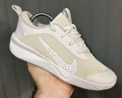 Nike Omni Multi Court Low White Pure Platinum DM9027-100 Kids Size 4Y