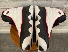 Size 5.5 Youth ~ Air Jordan Pro Strong Black Varsity Red-white EUC~2017