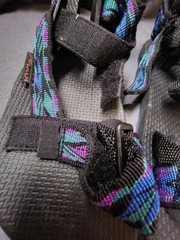 MAUI YOUTH SANDLES SIZE 6