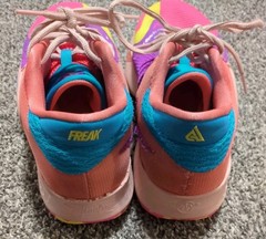 Nike Zoom Freak 4 Hyper Pink Blue Barrier Reef Bahamas GS Sz 7Y DQ0553-500