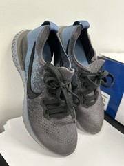 Nike Epic React Flyknit 2 sneakers Thunder Grey/Ocean Fog“ US Sz 5Y Youth 23.5CM