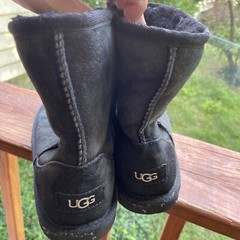 UGG Kid’s CLASSIC II 1017703K BLACK Casual Suede Slip On Boots SIZE 3
