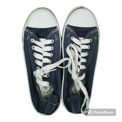Distress black and white converse size 3 big kids or adults.. in good condition.