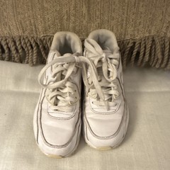 Nike Air Max White Unisex Sneakers Lace Up Logo Classic Size 5.5 Youth