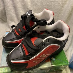 Air Wave Size 4 Wheel Roller Shoes, Black and Red, New In Box