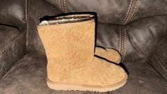 UGG Kids Boot Classic Graphic Stitch Chestnut Brown Colorful Logo Size 6 Kids 4
