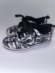 HEELYS Wheeled Shoes | Youth Size 1 | Charcoal – Grey – Camo | Pre-Owned
