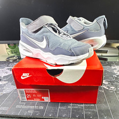 Nike Air Max Nova Kids Sneakers 2.5Y Gray Silver White Hook & Loop FN4459-005