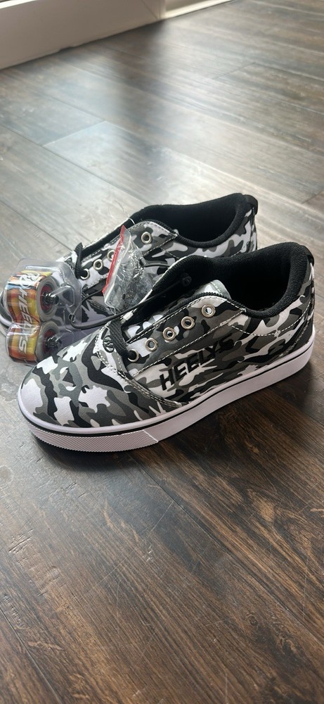 Heelys Roller Shoes Black/Grey Camo Size 4
