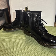 Dr. Martens 1460 J Size W3 M2 EU 33 Shiny Black Lace & Zip Boots NIB