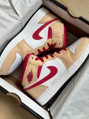 Air Jordan 1 Mid White Onyx Light Curry Beige Red 554725-201 Size 5Y / Women 6.5