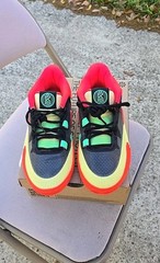 Kyrie 8 Go 4.5 Youth DQ8076 003