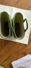 Kids Zoogs Rain Boots Green Pull Handles For Easy Off & On Sz 10