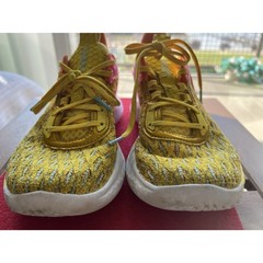 Under Armour Curry 9 Flow Sesame Street Sneakers 6 Y Womens 8 Yellow White pink