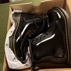 Dr. Martens 1460 J Size W3 M2 EU 33 Shiny Black Lace & Zip Boots NIB