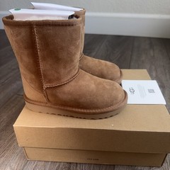 UGG Kids T Classic II Boots 1017703T-Chestnut- Sz 11 – Authentic New w/Box