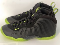 Sz 5Y Nike Little Foamposite One (GS) High Top Sneakers Black/Volt HF0977 001
