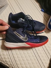 Nike Kyrie Irving Flytrap II Basketball Shoes Youth Size 7 AQ3412-401