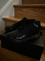 Size 6 (GS) – Jordan Max Aura 2 Mid Triple Black