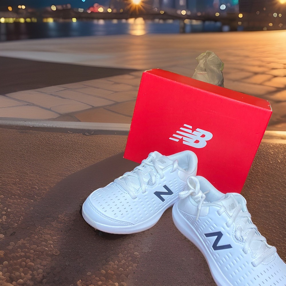 New Balance Kids Sneakers White Hardcore Tennis Size 1 -Brand New